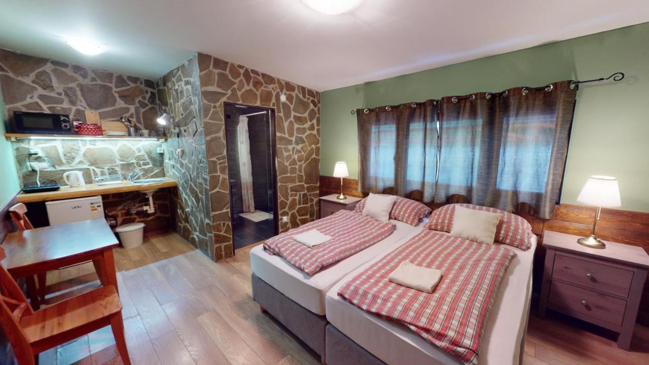 Apartamento Ride Pub Drienica Exterior foto