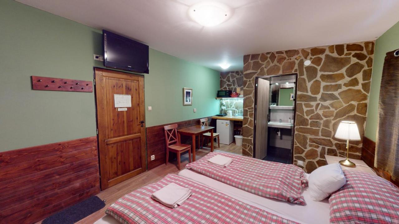 Apartamento Ride Pub Drienica Exterior foto